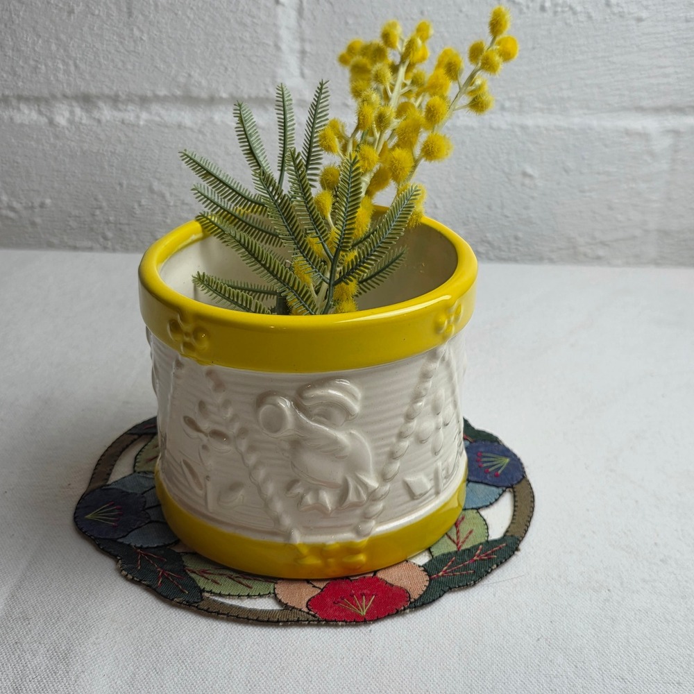 Vintage 60s Haegar USA 6270 Yellow White Embossed Drum Ceramic Planter Pot